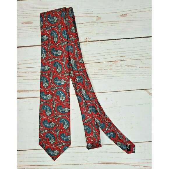 John Clarendon Multicolored Paisley U.S.A Made %100 Silk Tie - Picture 9 of 11